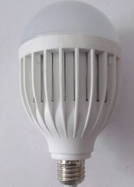 Fabryki Wysoka Lumen 12W 1150LM IP45 Epistar LED Obudowa z tworzywa sztucznego Globe Żarówki