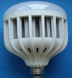 Fabryki Wysoka Lumen 12W 1150LM IP45 Epistar LED Obudowa z tworzywa sztucznego Globe Żarówki